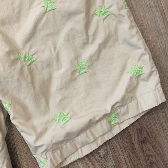 J. McLaughlin Palm Print Shorts - Picture 3 of 6